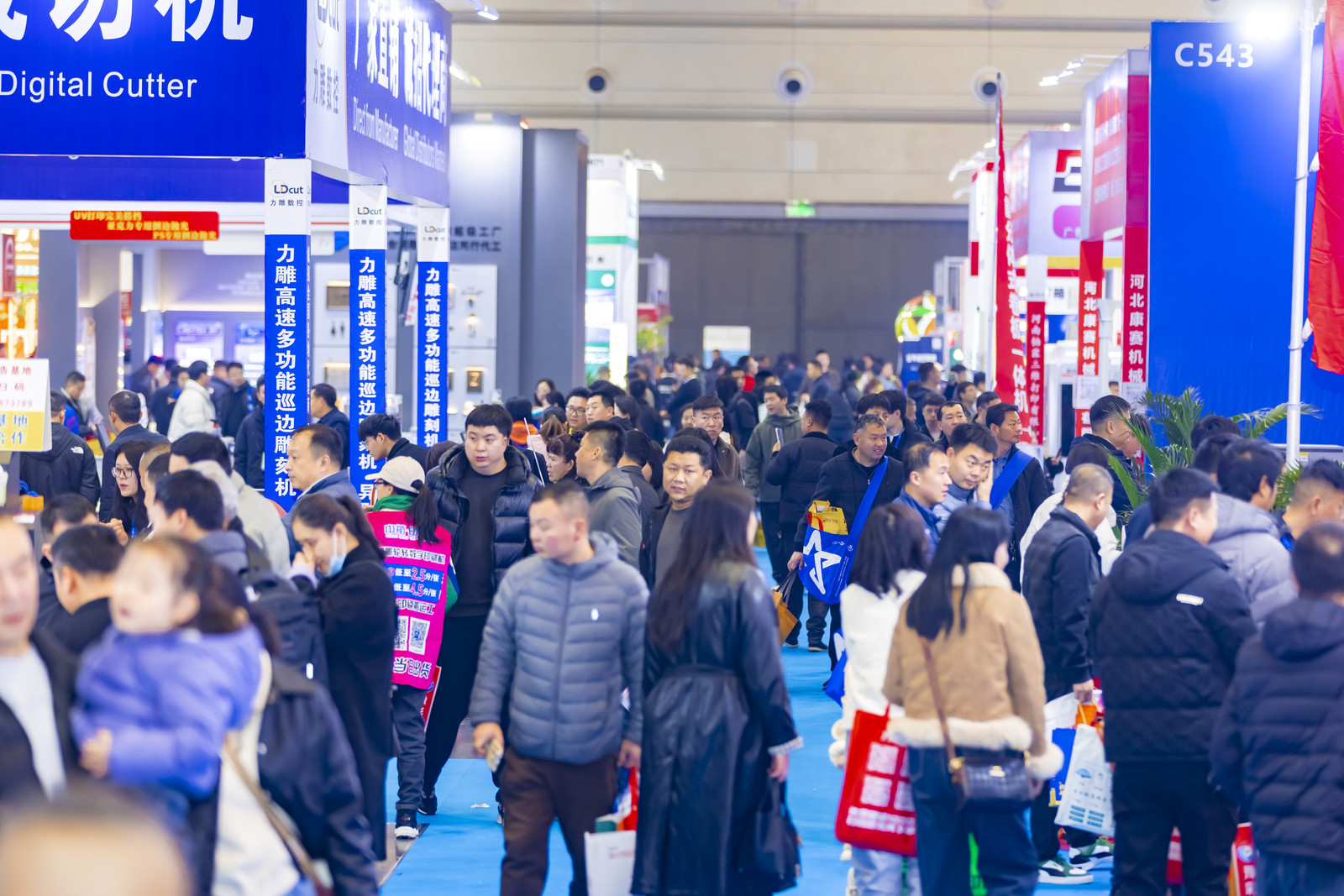 圓滿(mǎn)收官｜2026春季（鄭州）第45屆中原廣告展圓滿(mǎn)收官，以盛會(huì)之約繪就行業(yè)藍(lán)圖